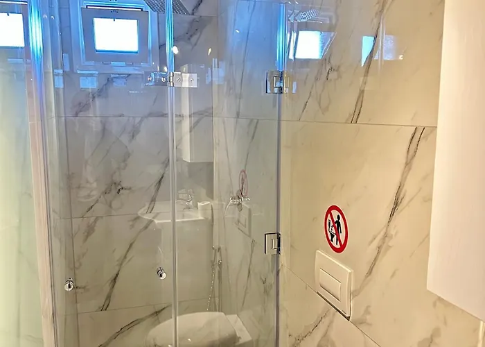 Anel Konukevi Avlonya